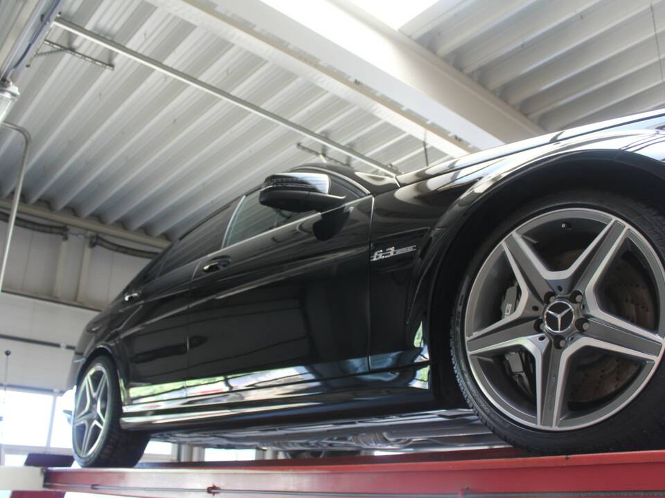 Bild 8/50 von Mercedes-Benz C 63 AMG (2012)