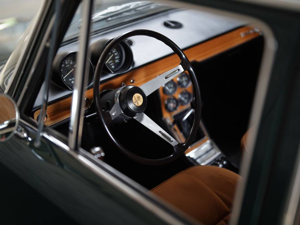Image 47/83 of Alfa Romeo 1750 Berlina (1970)