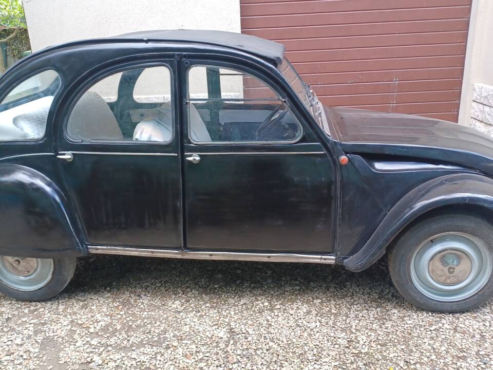 Image 4/17 of Citroën 2 CV 4 (1977)
