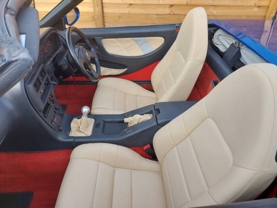 Bild 23/28 von Lotus Elan SE (1990)
