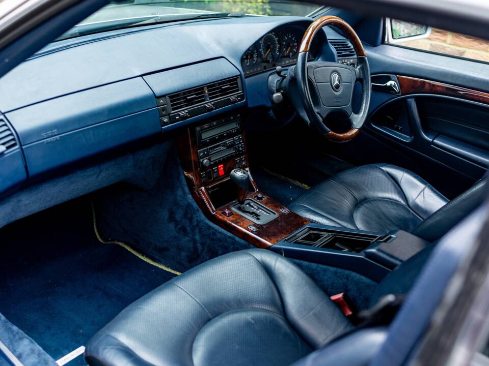 Afbeelding 15/17 van Mercedes-Benz SL 500 (1998)