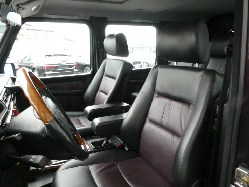 Image 10/29 de Mercedes-Benz G 500 (LWB) (1999)