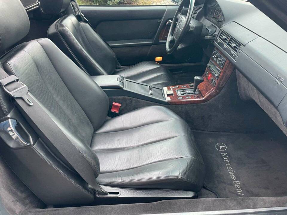 Image 17/20 de Mercedes-Benz 500 SL (1992)
