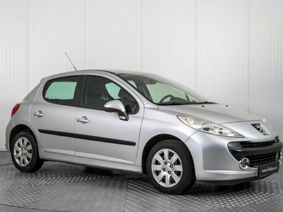 Imagen 5/15 de Peugeot 207 1.4 (2006)