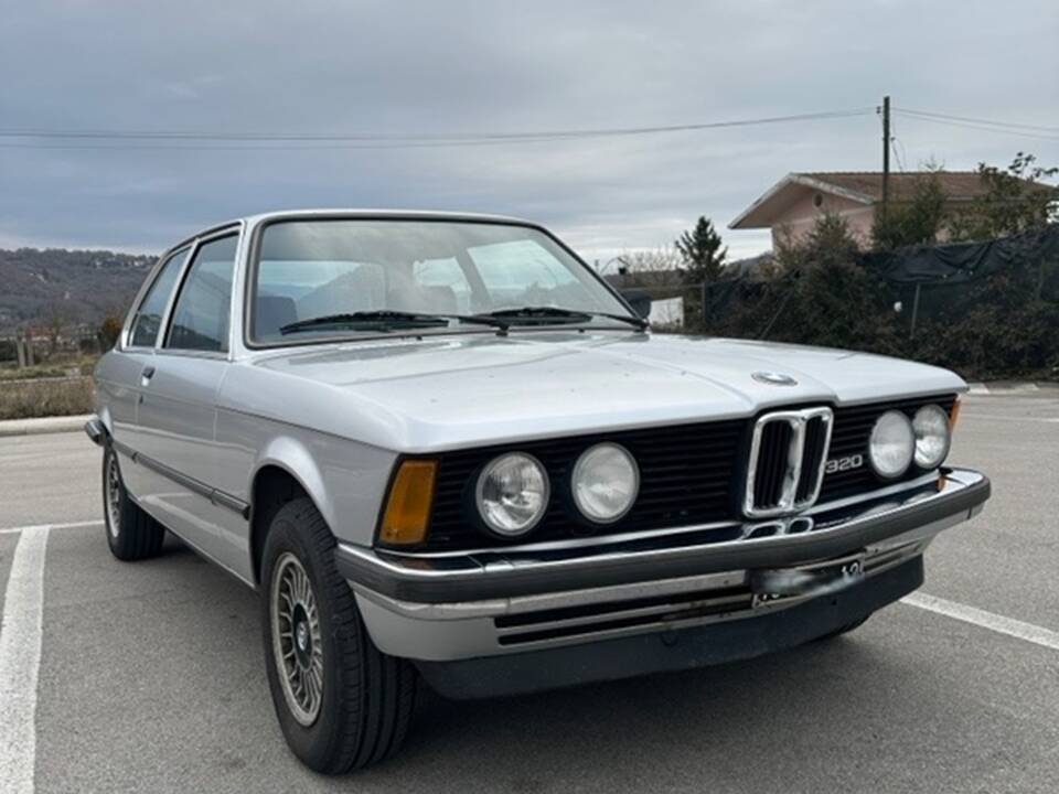 Image 1/9 of BMW 320 (1981)