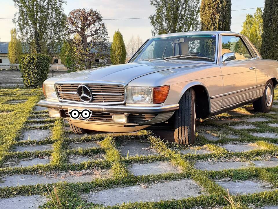 Image 2/19 of Mercedes-Benz 350 SLC (1972)