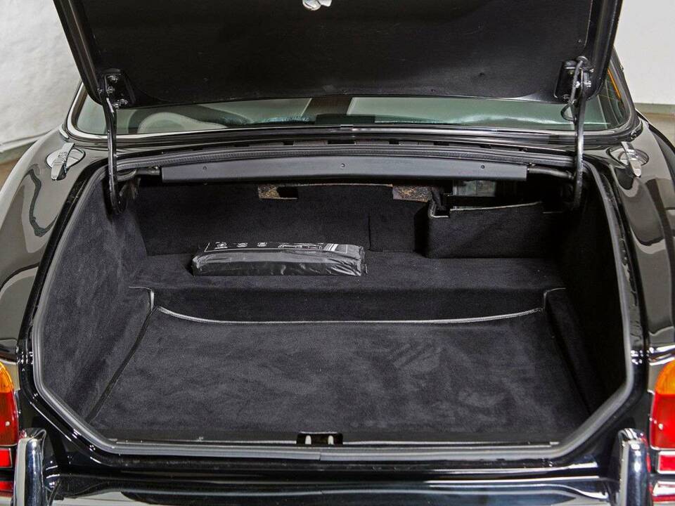 Image 24/31 of Jaguar XJ 5.3 C (1978)