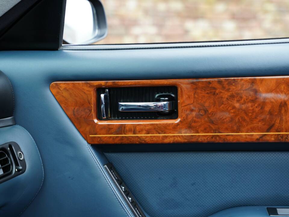 Bild 38/50 von Aston Martin Virage Volante (1994)