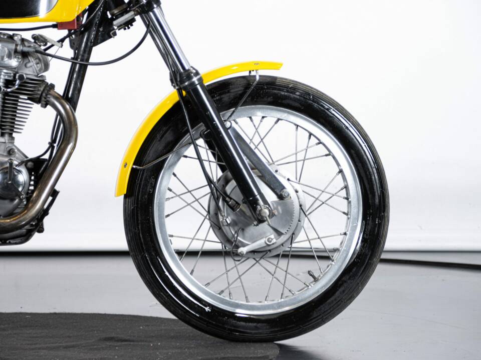 Bild 31/50 von Ducati 450 Scrambler (1969)
