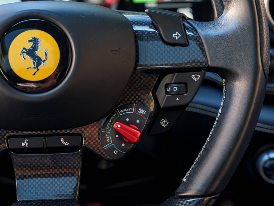 Bild 19/36 von Ferrari GTC4Lusso T (2020)