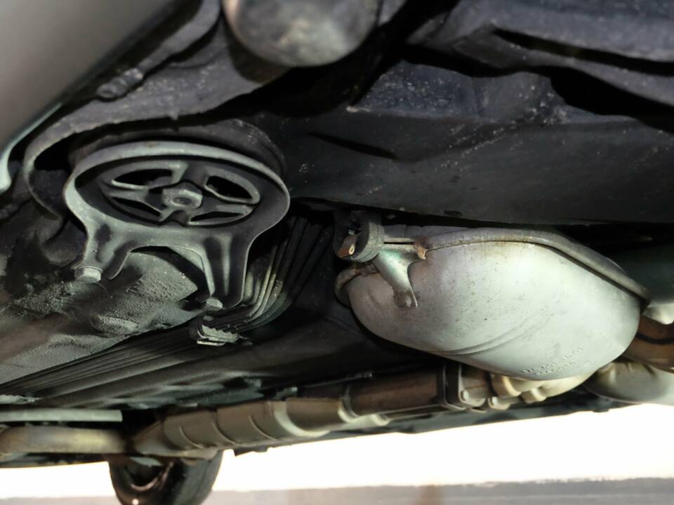 Image 31/34 of Mercedes-Benz 500 SEC (1991)