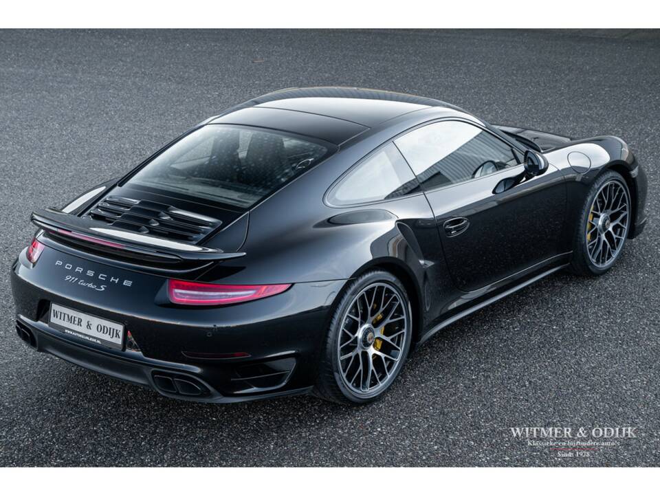 Image 2/34 of Porsche 911 Turbo S (2015)