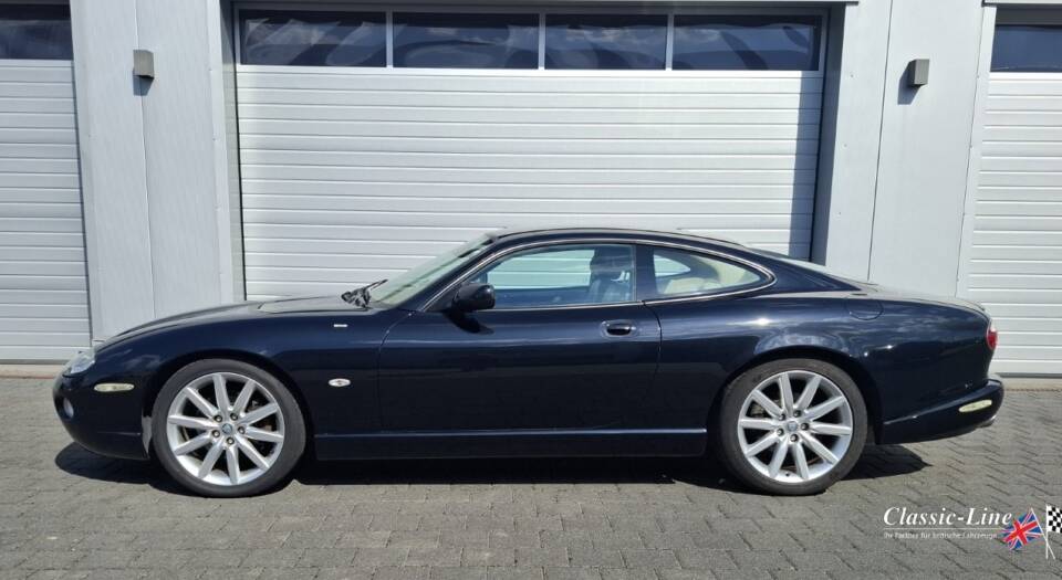 Image 6/23 of Jaguar XK8 4.2 (2005)