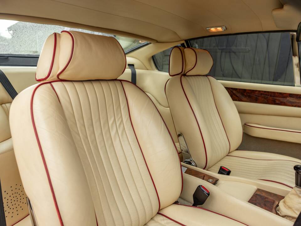 Image 7/75 de Aston Martin V8 Vantage (1985)