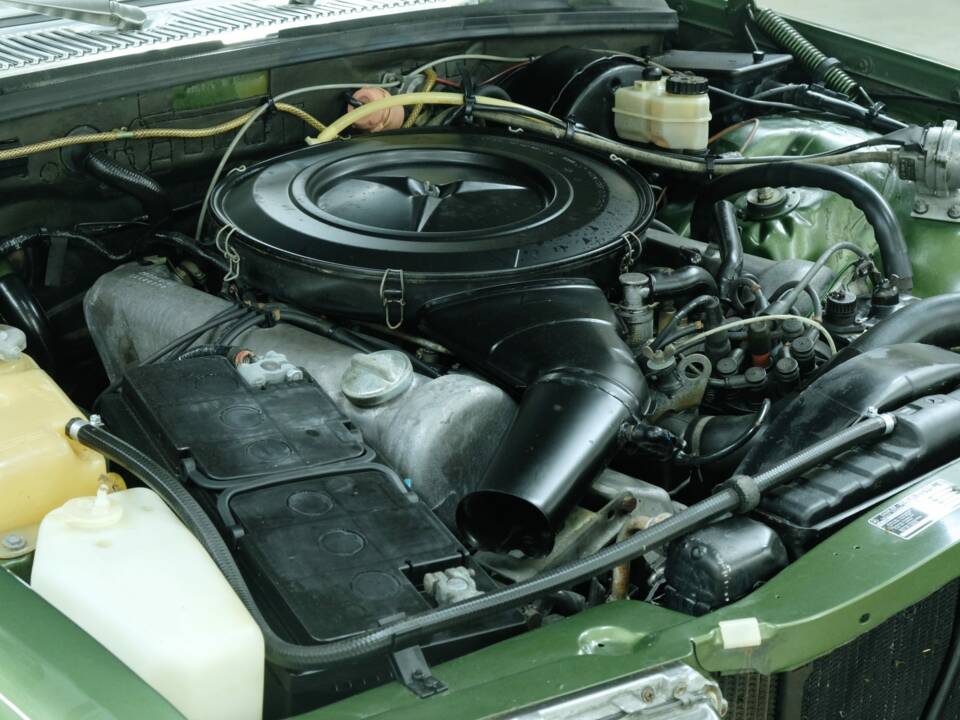 Image 47/50 de Mercedes-Benz 350 SE (1975)