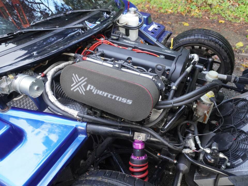 Image 16/18 of Ginetta G40 (2014)