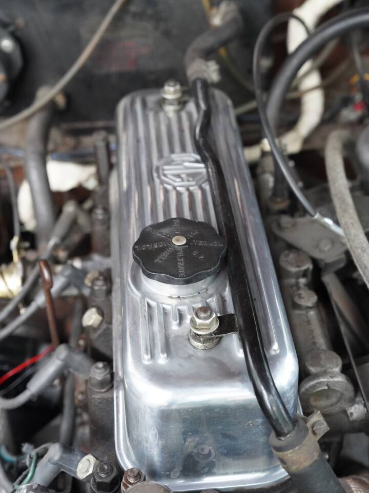 Image 90/100 of MG MGB (1978)