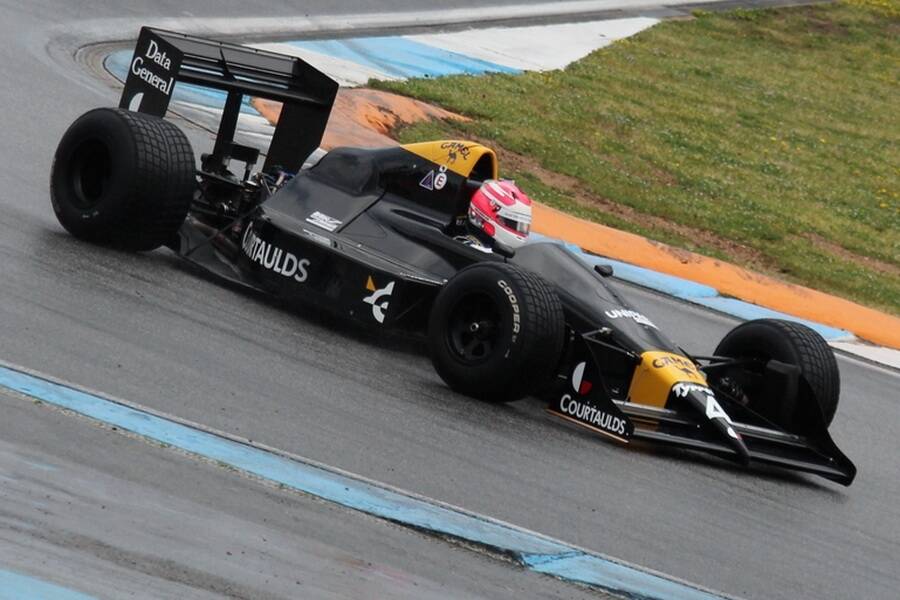 Bild 8/28 von Tyrrell 017 (1988)