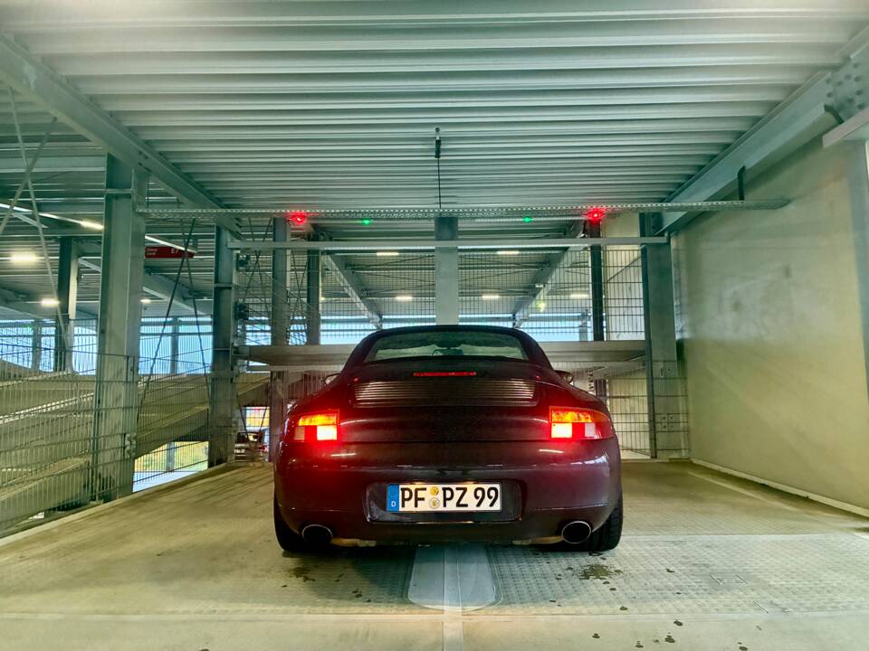 Bild 15/55 von Porsche 911 Carrera (1998)