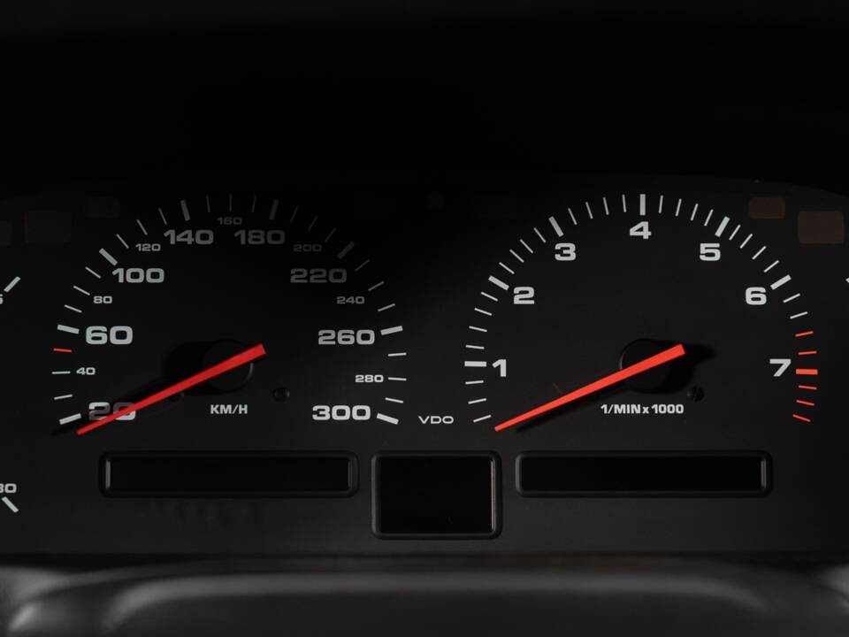 Image 32/43 of Porsche 928 GT (1991)