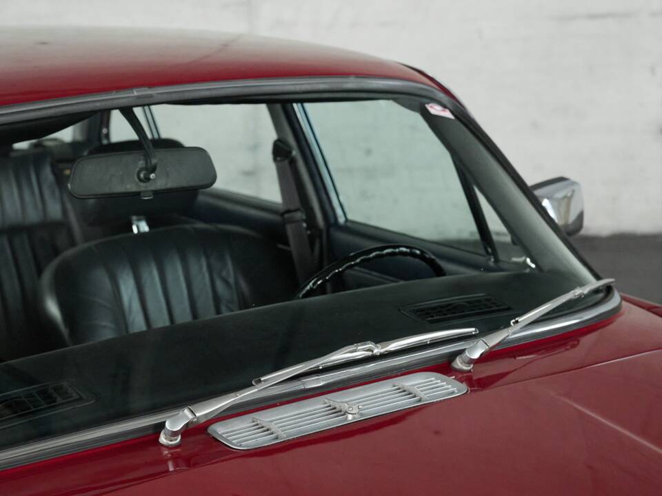 Bild 27/50 von Jaguar XJ 6 L 4.2 (1974)