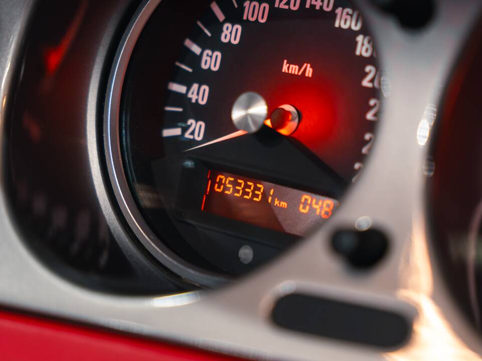 Image 39/41 of BMW Z8 (2002)