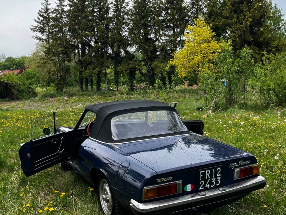 Immagine 12/14 di Alfa Romeo Spider 1300 Junior (1972)