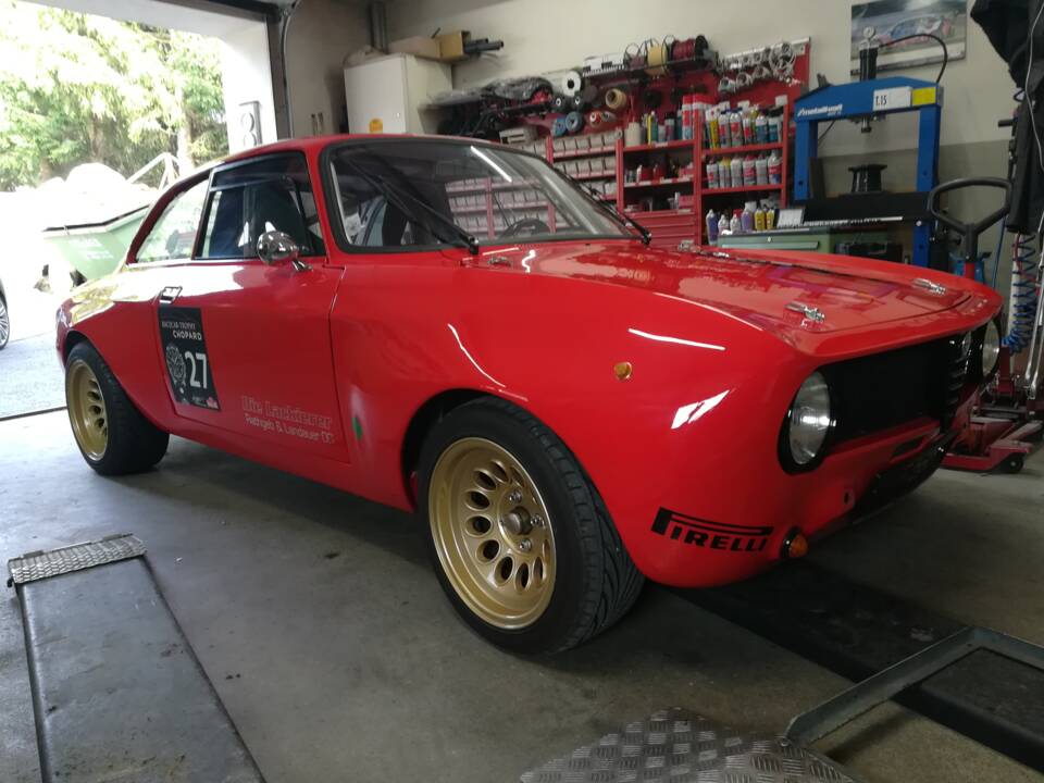 Immagine 2/66 di Alfa Romeo Giulia Sprint GTA (1969)