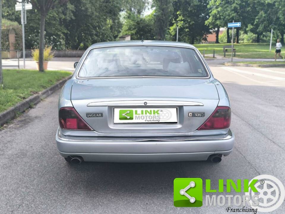 Image 8/10 of Jaguar XJ 6 4.0 Sovereign (1995)