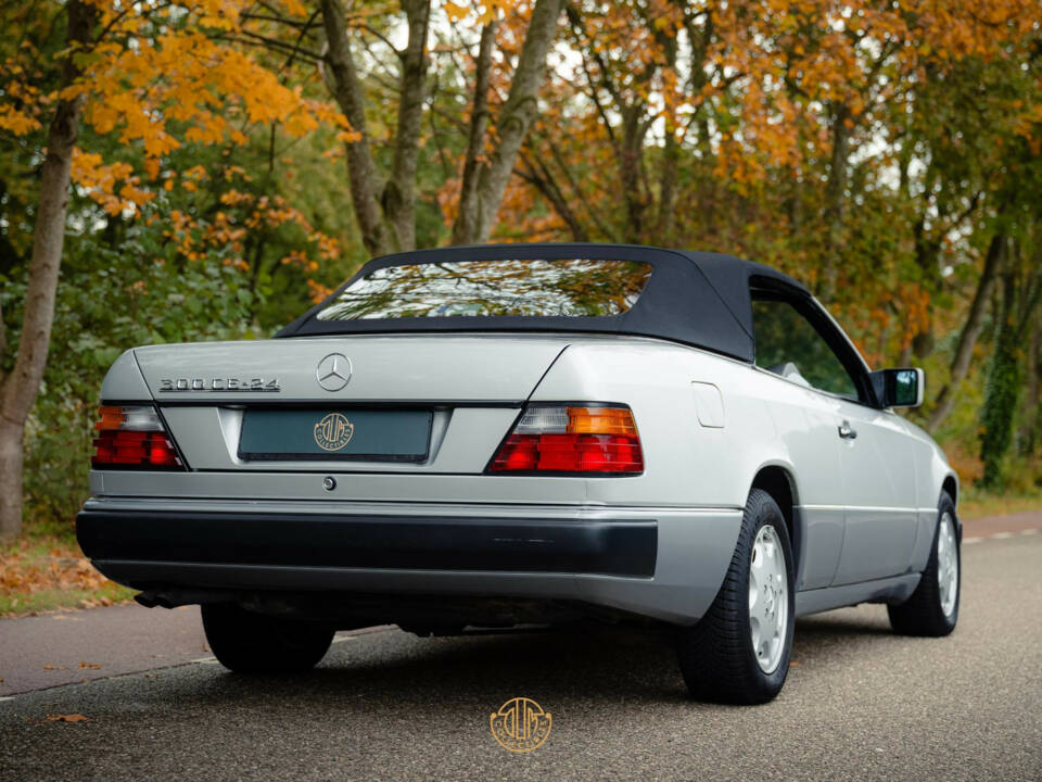 Immagine 6/50 di Mercedes-Benz 300 CE-24 Schulz (1994)