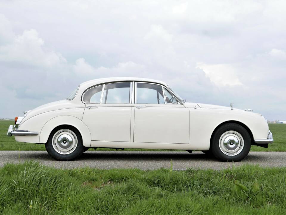 Obraz 24/50 pojazdu Jaguar 240 (1968)