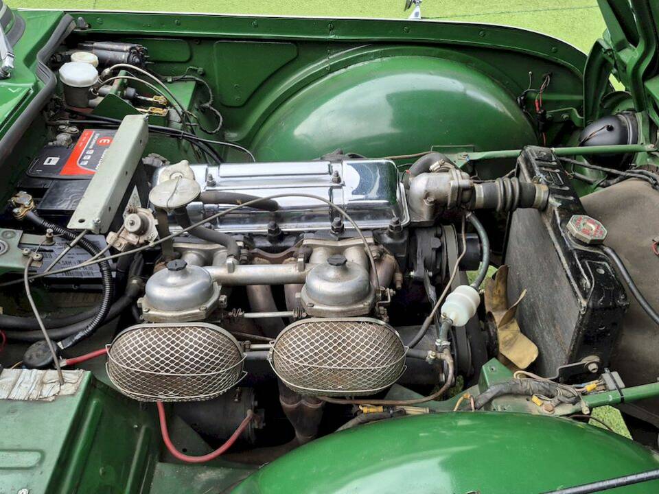 Image 42/66 of Triumph TR 4A IRS (1966)