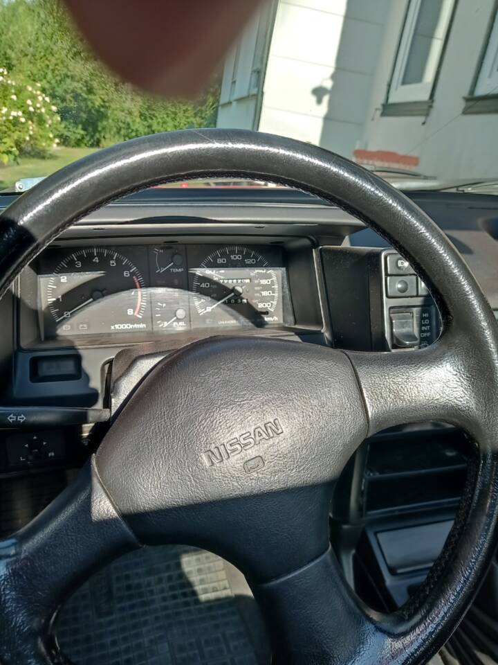 Image 33/53 of Nissan Pulsar (1989)
