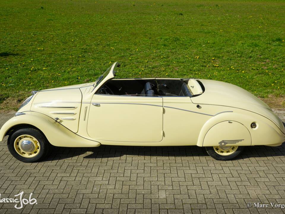 Image 6/47 of Peugeot 402 Eclipse (1935)
