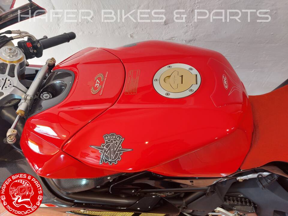 Image 38/50 de MV Agusta DUMMY (2004)