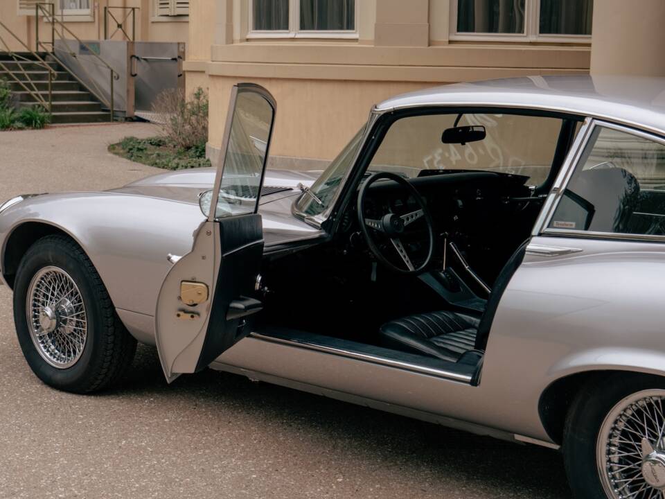 Bild 14/81 von Jaguar E-Type V12 (2+2) (1971)