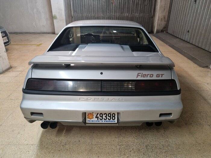 Image 2/7 of Pontiac Fiero GT (1985)