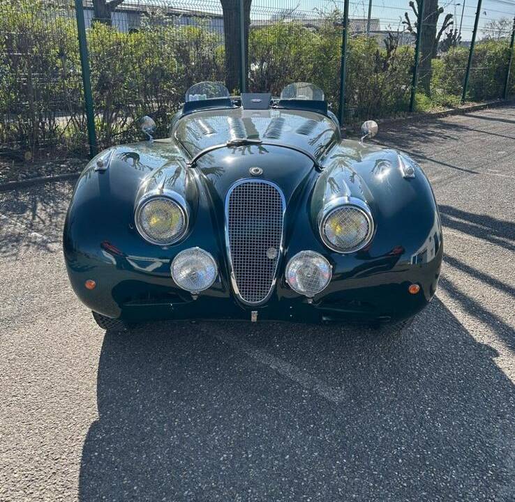 Image 2/14 of Jaguar XK 120 SE OTS (1951)