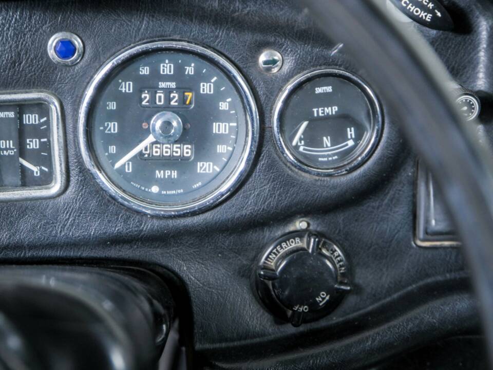 Bild 21/50 von MG MGB GT (1968)