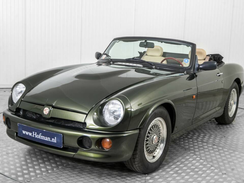 Immagine 18/50 di MG RV8 (1994)
