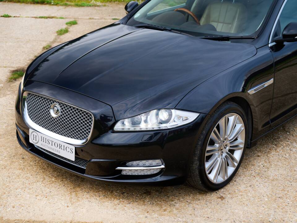 Bild 16/50 von Jaguar XJ 5.0 (2011)
