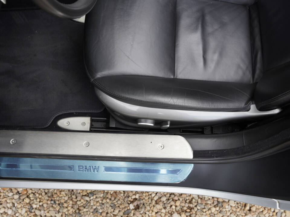 Image 15/50 of BMW Z8 (2000)