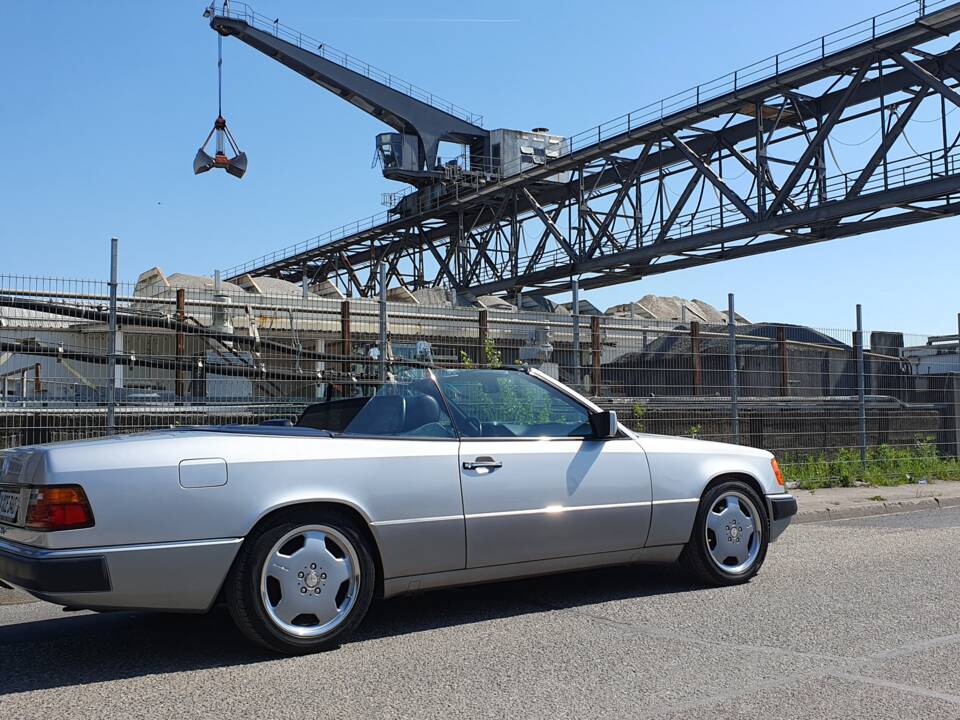 Imagen 10/94 de Mercedes-Benz 300 CE-24 3.4 AMG (1992)
