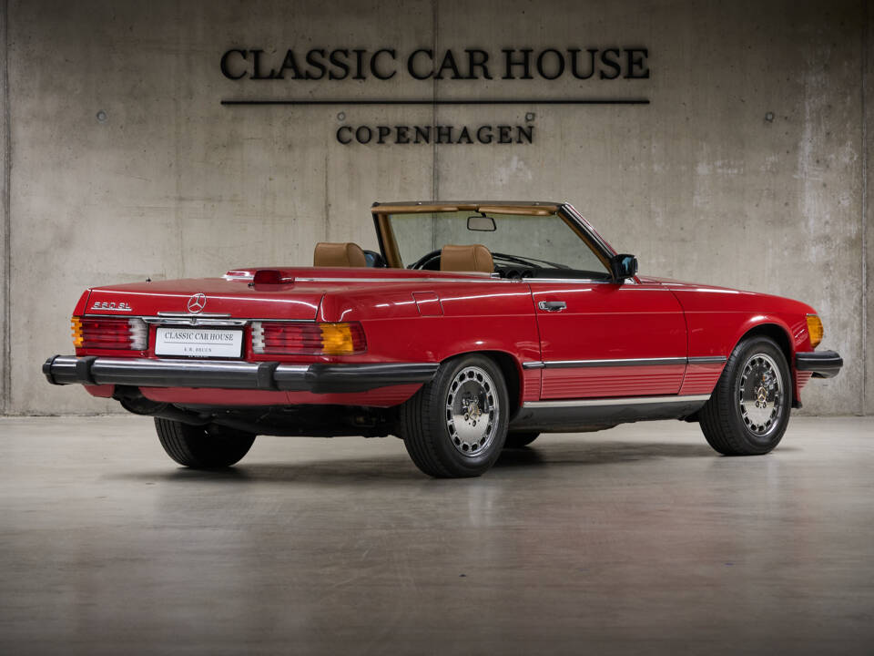 Image 5/89 of Mercedes-Benz 560 SL (1986)