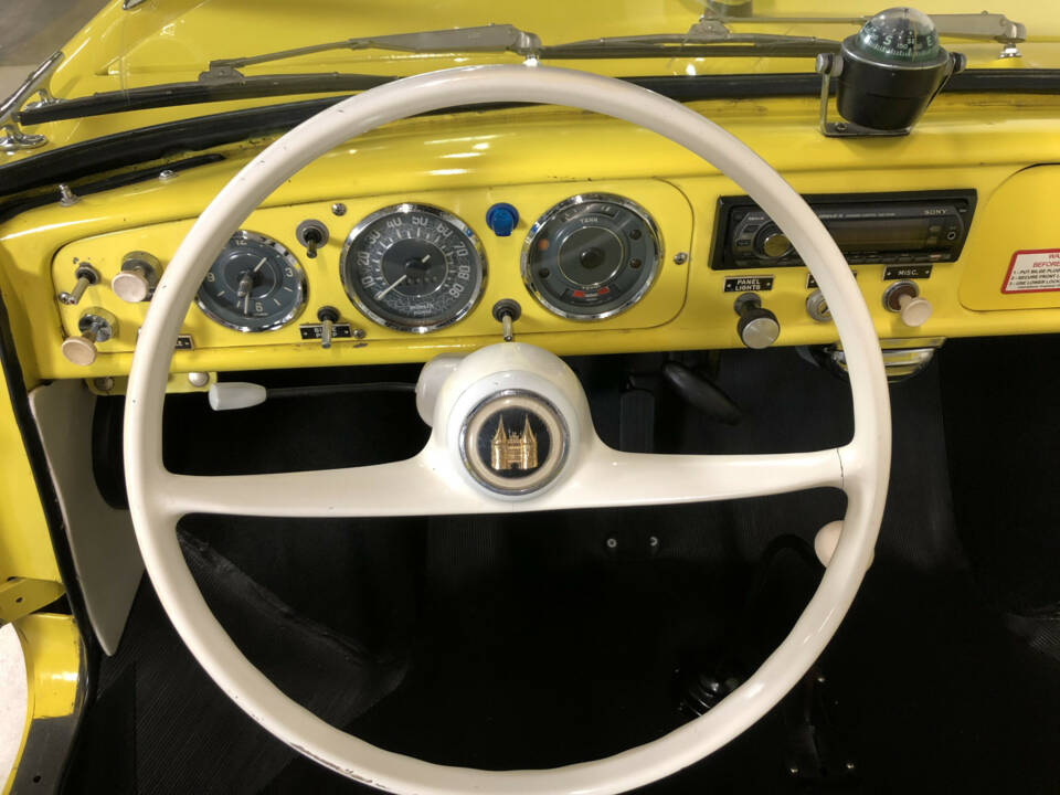 Image 16/24 de Amphicar 770 (1964)