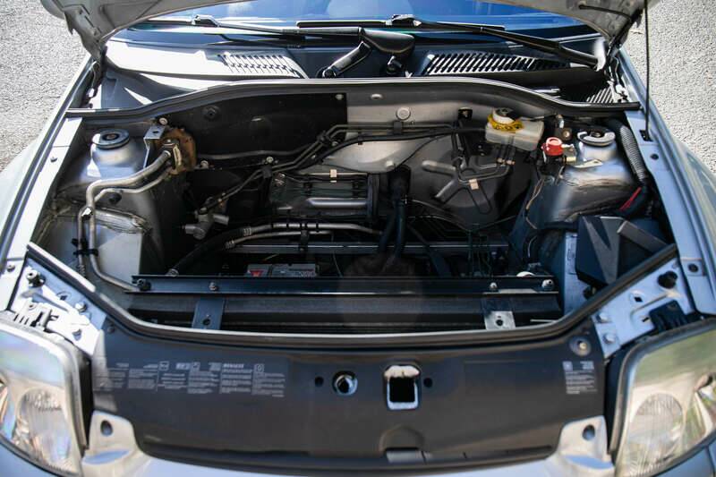 Image 25/40 of Renault Clio II V6 (2002)