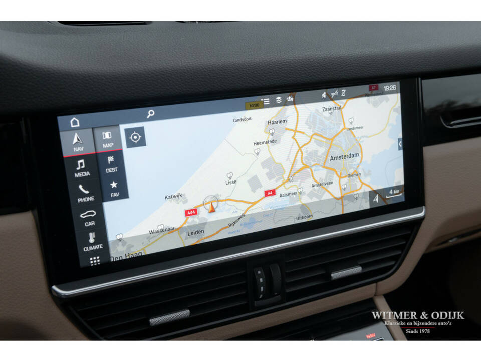 Image 17/38 of Porsche Cayenne (2019)