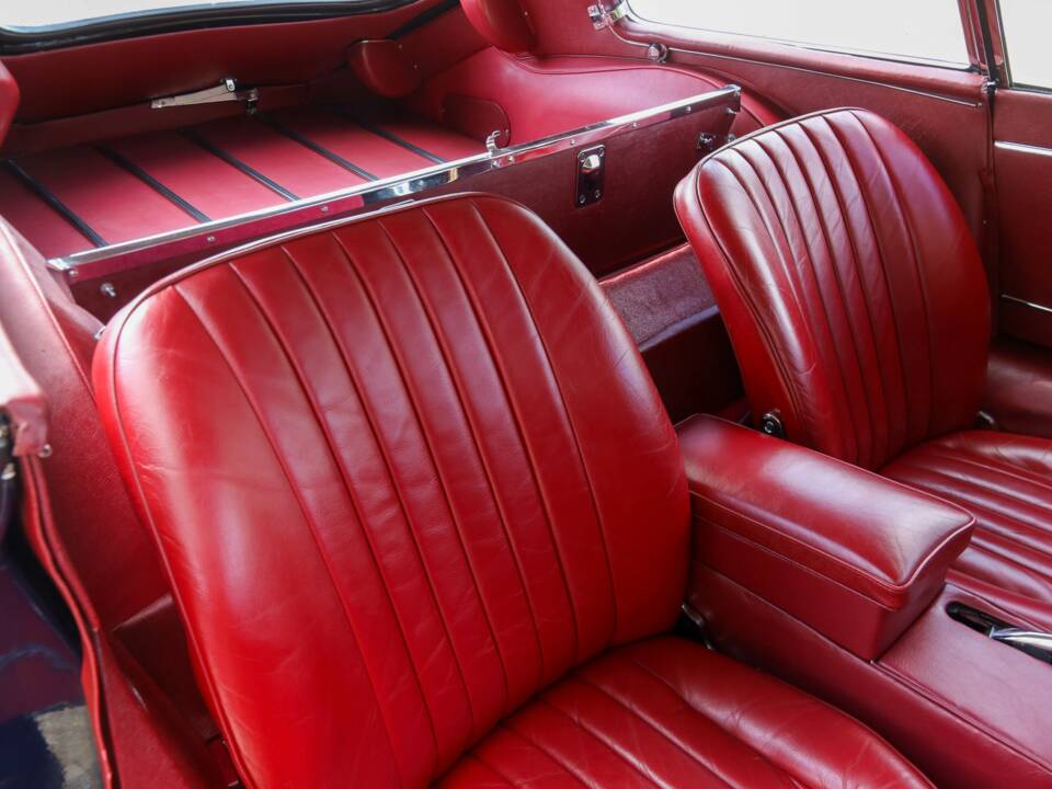 Imagen 46/50 de Jaguar E-Type 4.2 (1964)