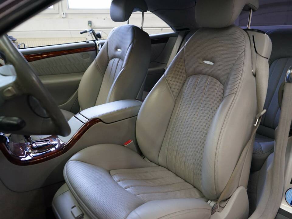 Bild 17/34 von Mercedes-Benz CL 65 AMG (2004)