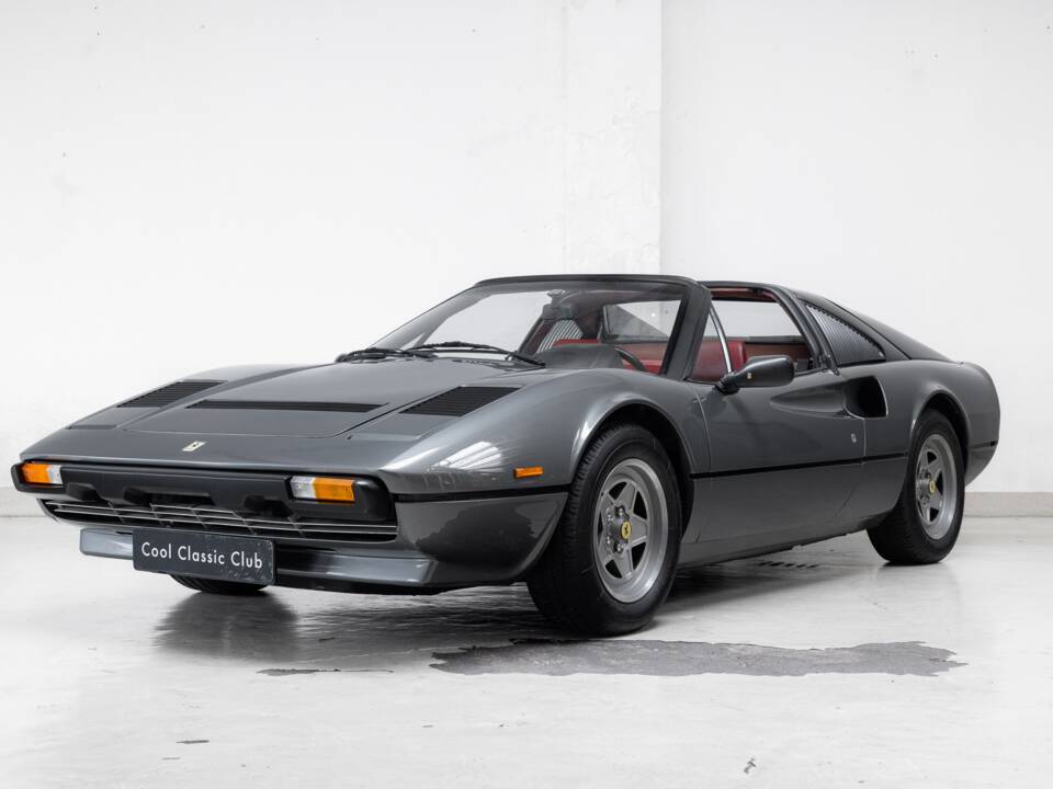 Bild 1/40 von Ferrari 308 GTS Quattrovalvole (1984)